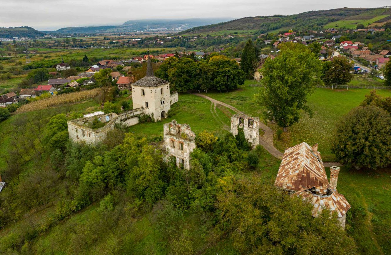 Kornis Castle, Szentbenedek, Romania, Romania